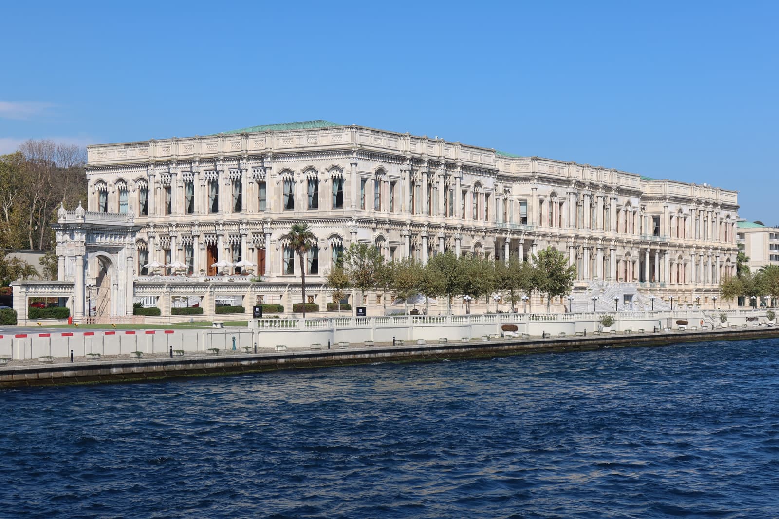 Çırağan Sarayı