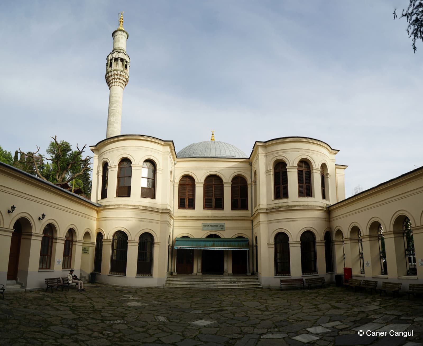 Küçük Mecidiye Camii