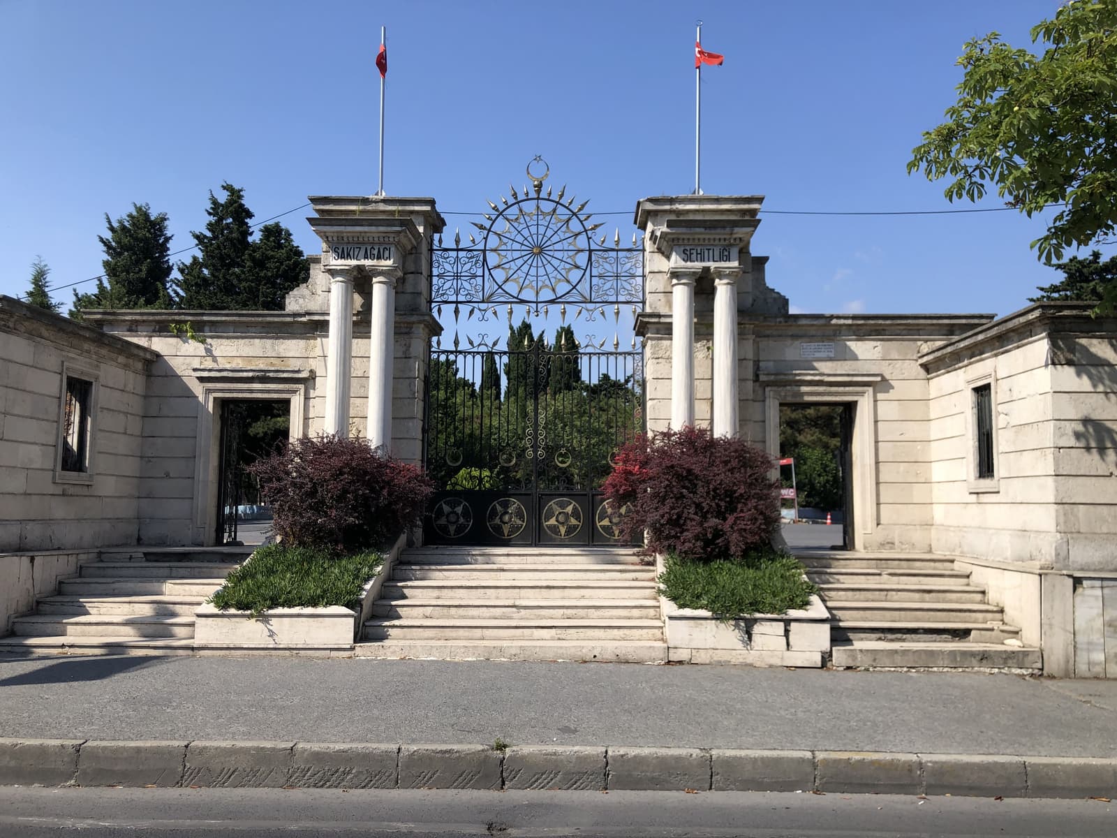 Sakızağacı Şehitliği