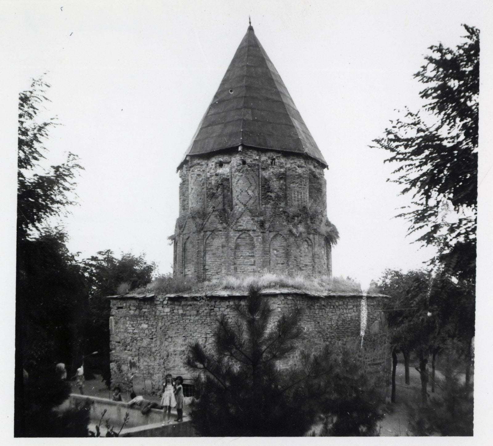 Seyyid Mahmud Hayrani Türbesi