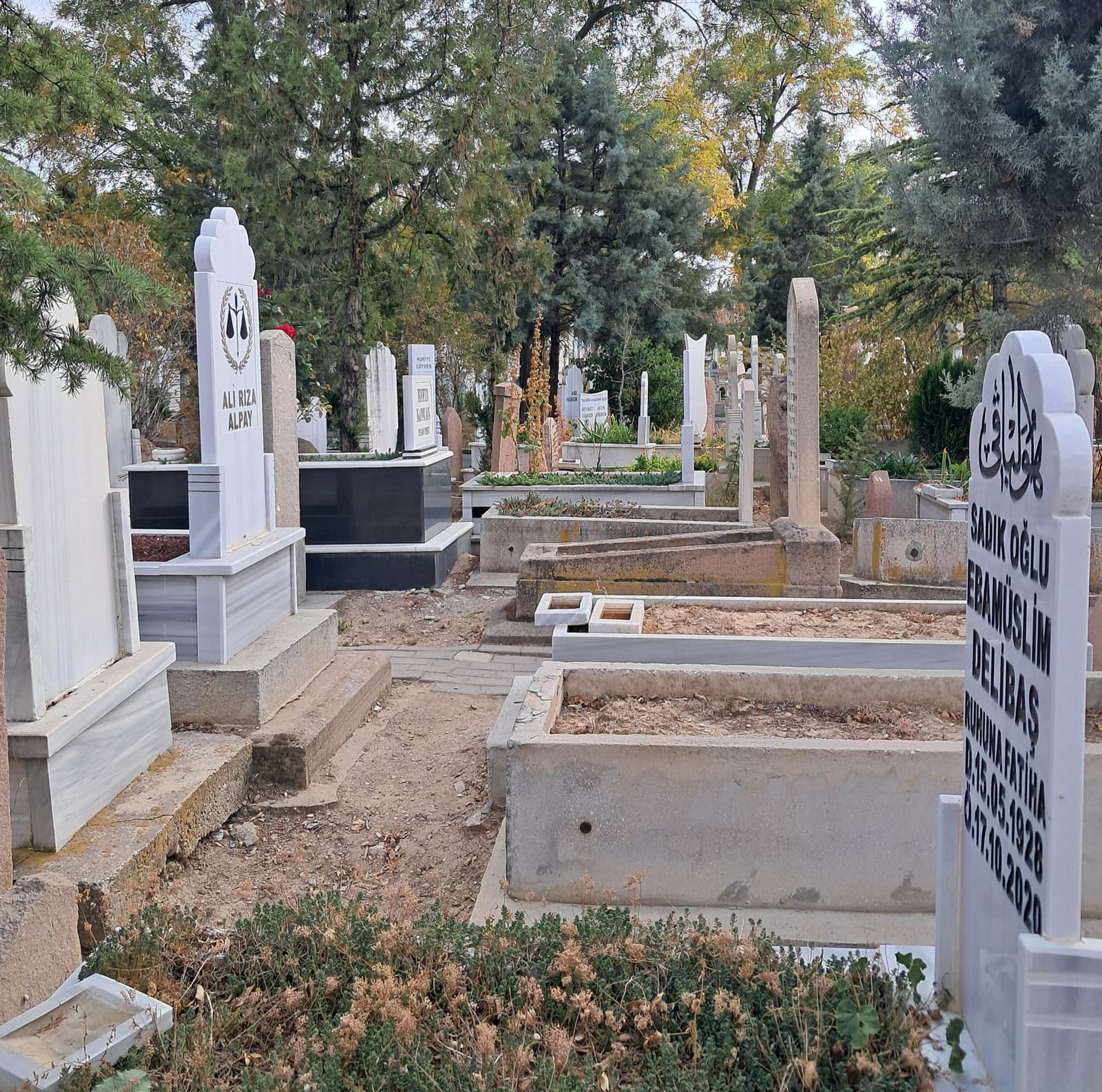 Üçler Mezarlığı