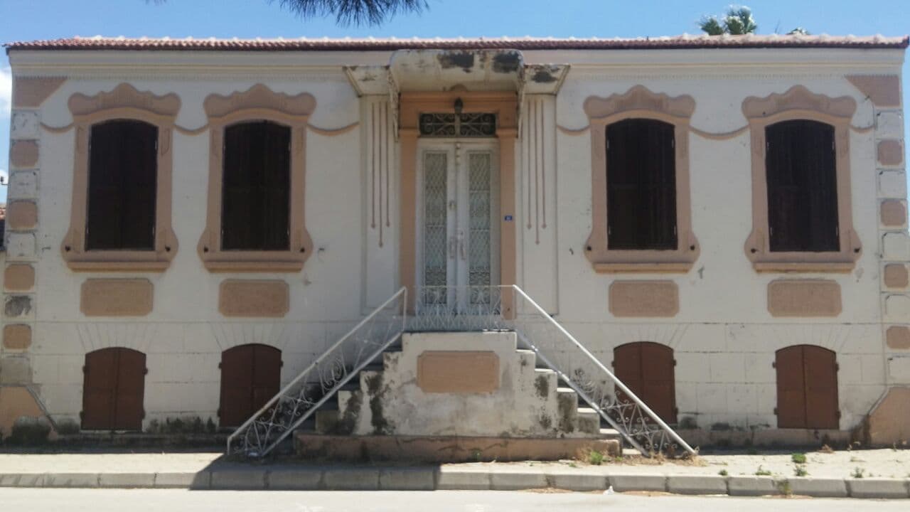 Jale Sarı Evi