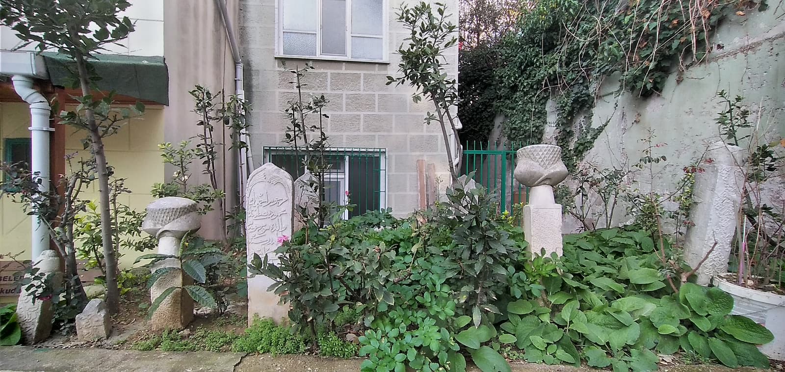 Pazarbaşı Camii Haziresi