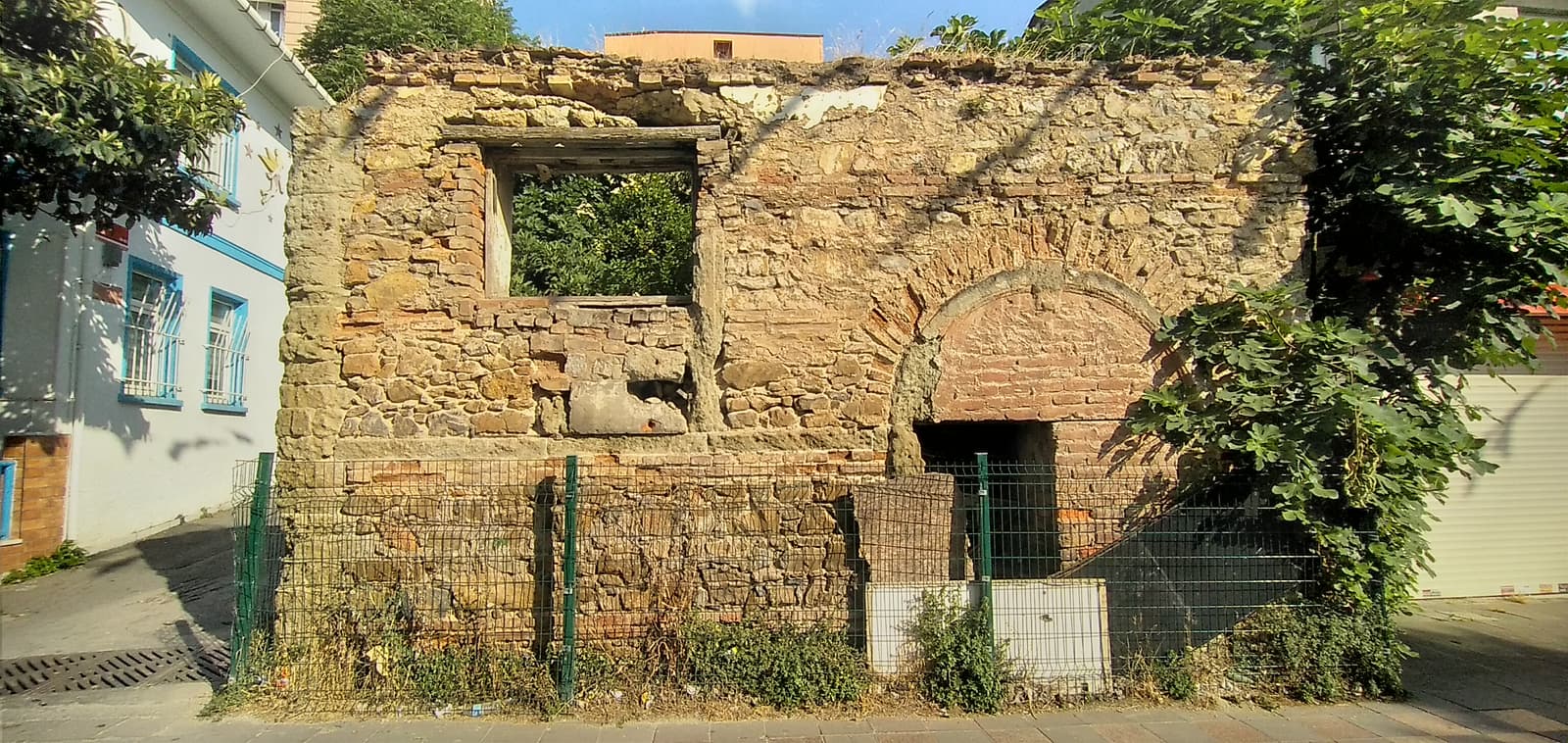 Hamam Kalıntısı, Kartal