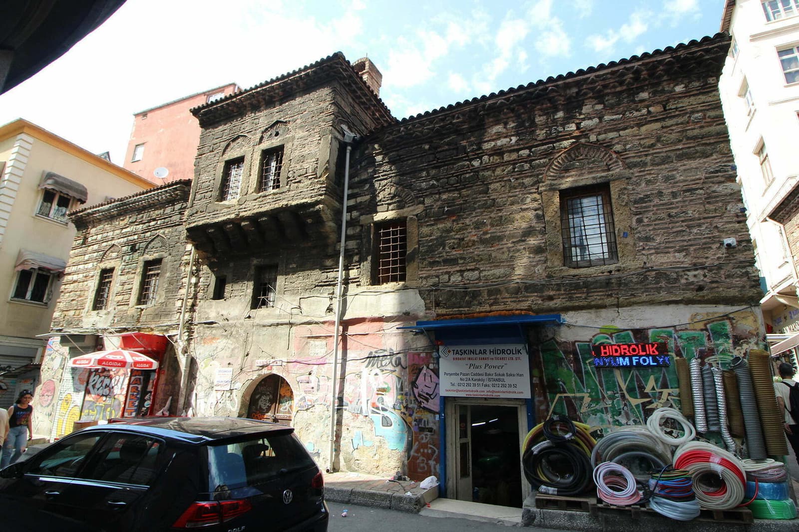 Saksı Han