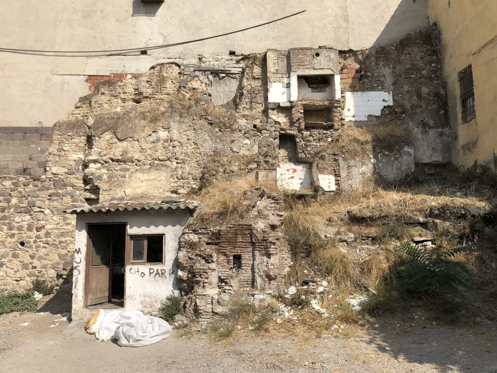 Çeşme, Uğur Mahallesi
