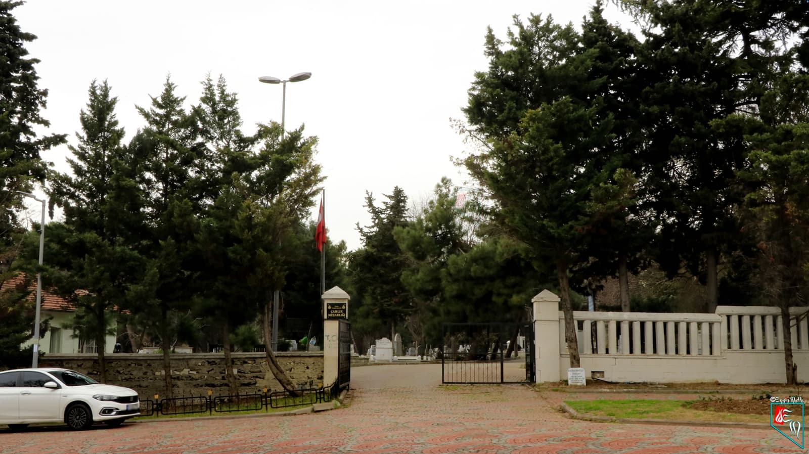 Çamlık Mezarlığı