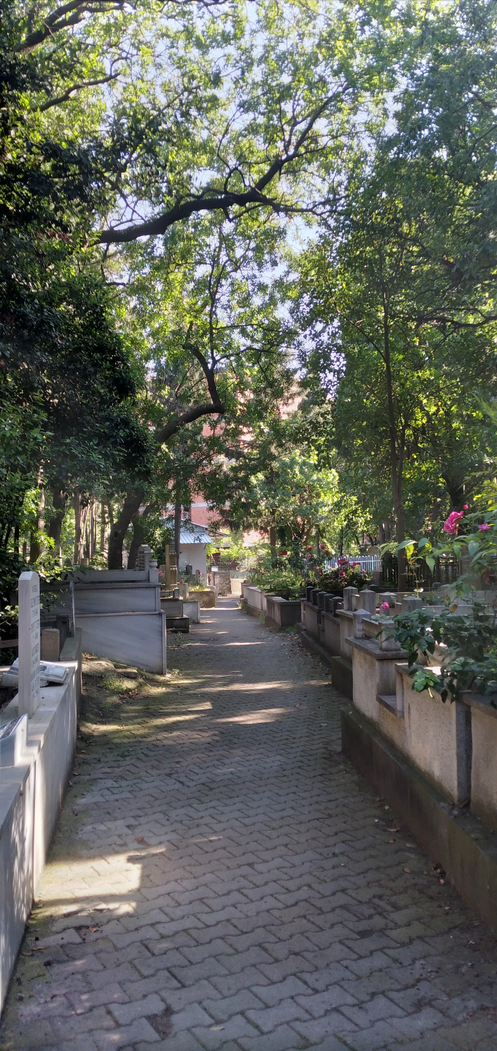 İçerenköy Mezarlığı