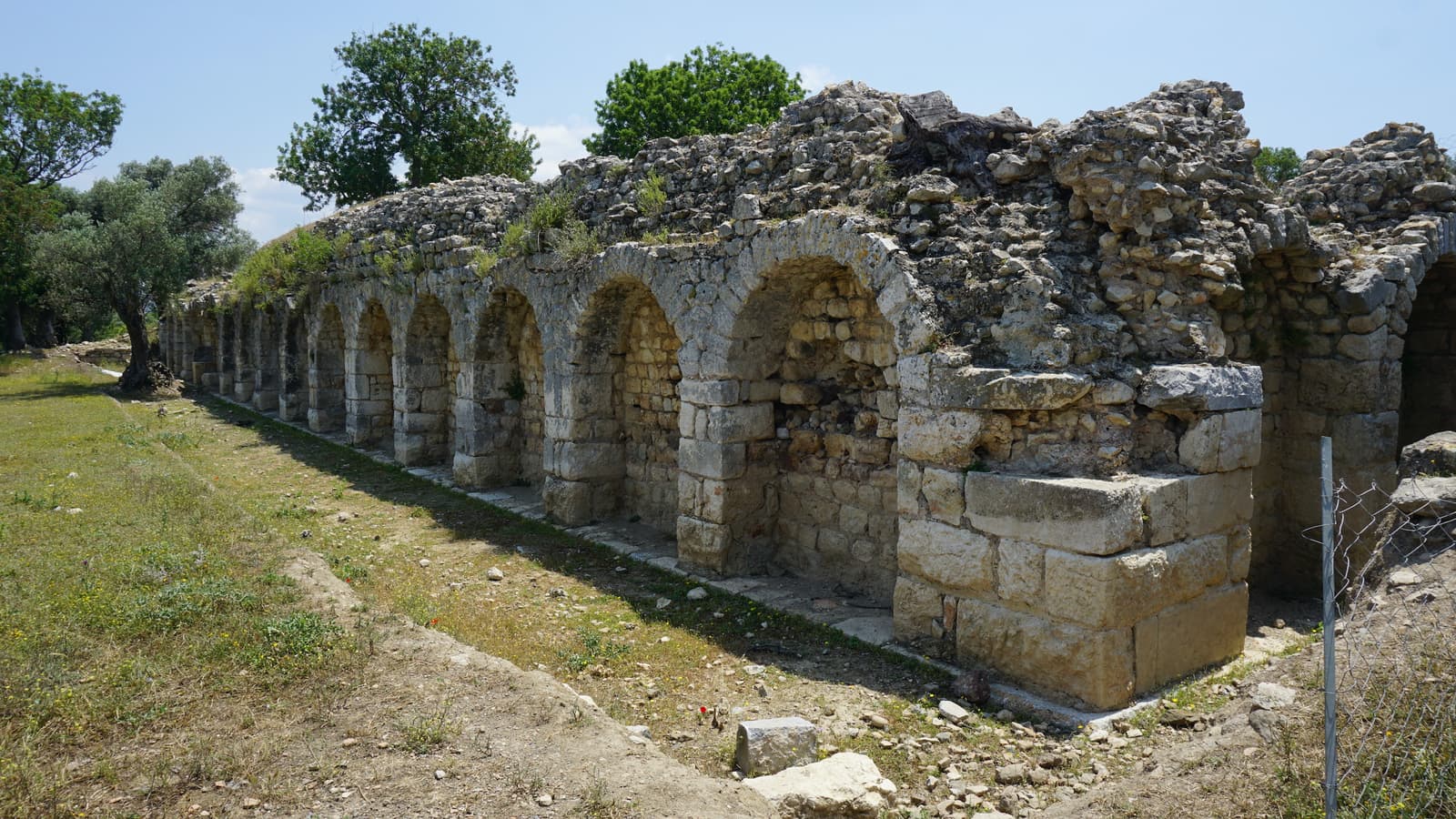 Teos Sarnıç