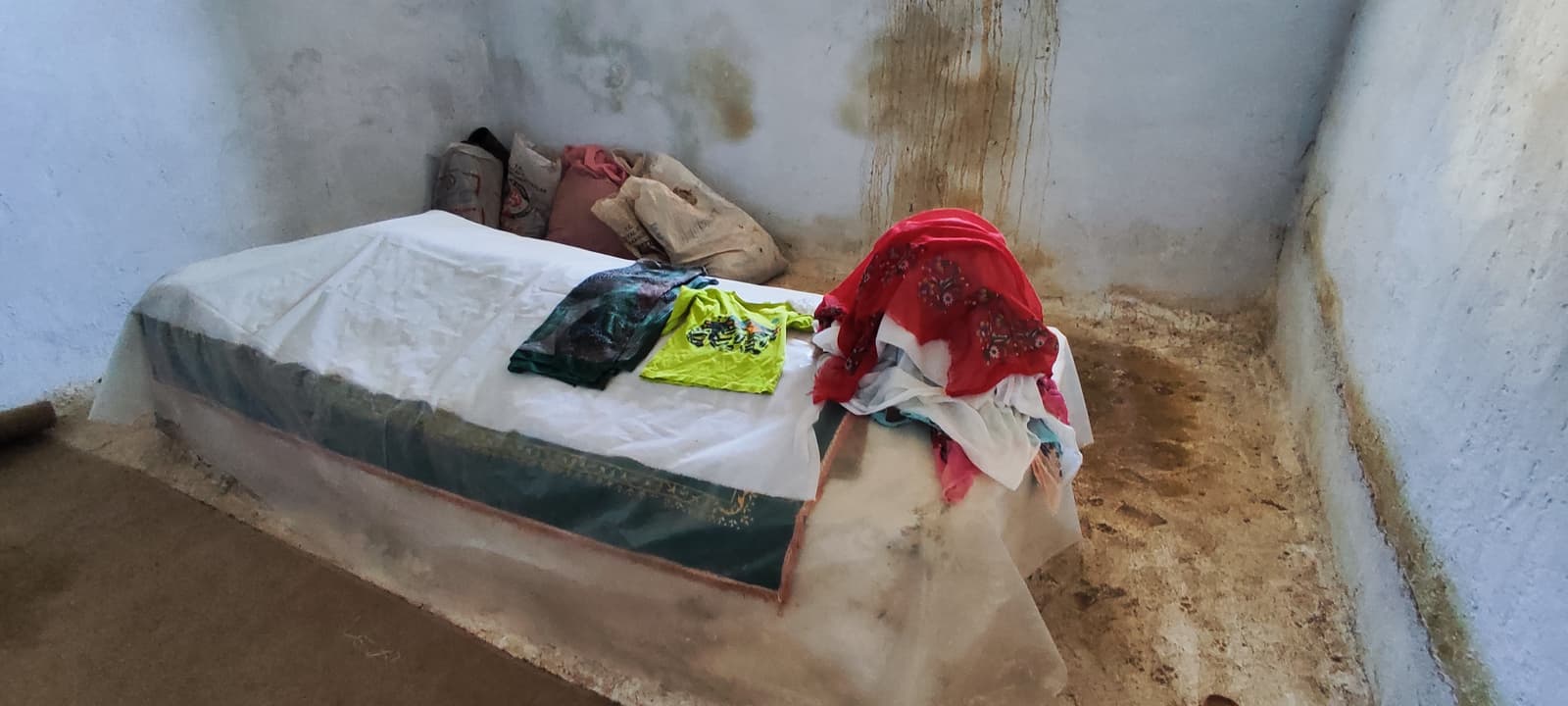 Anonim Türbe, Güney