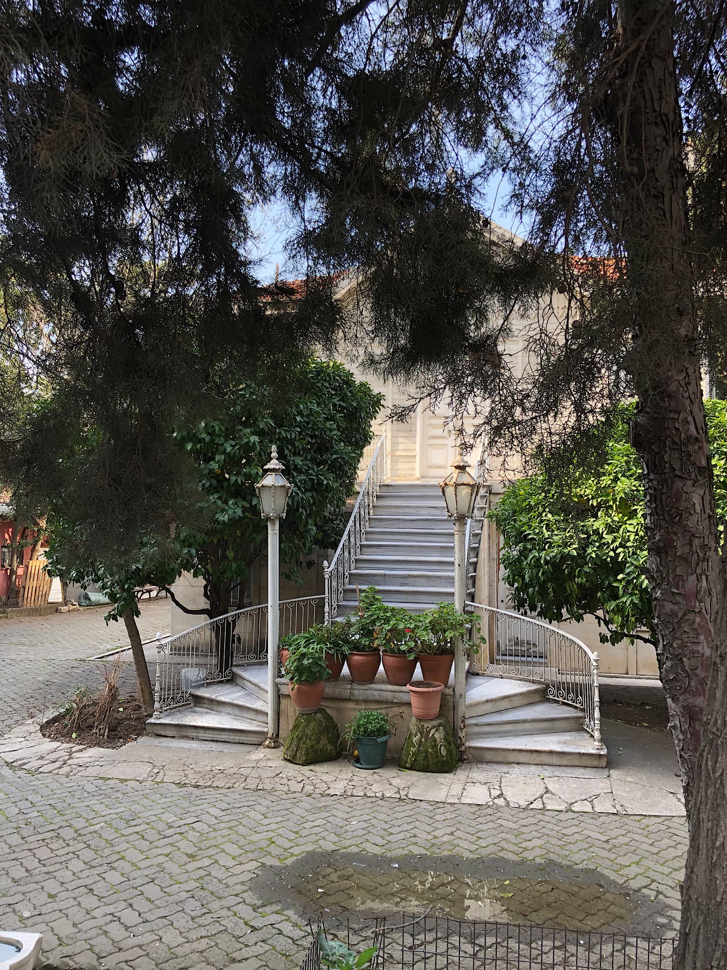 Köşk — Acıbadem, Acıbadem Cad., 117