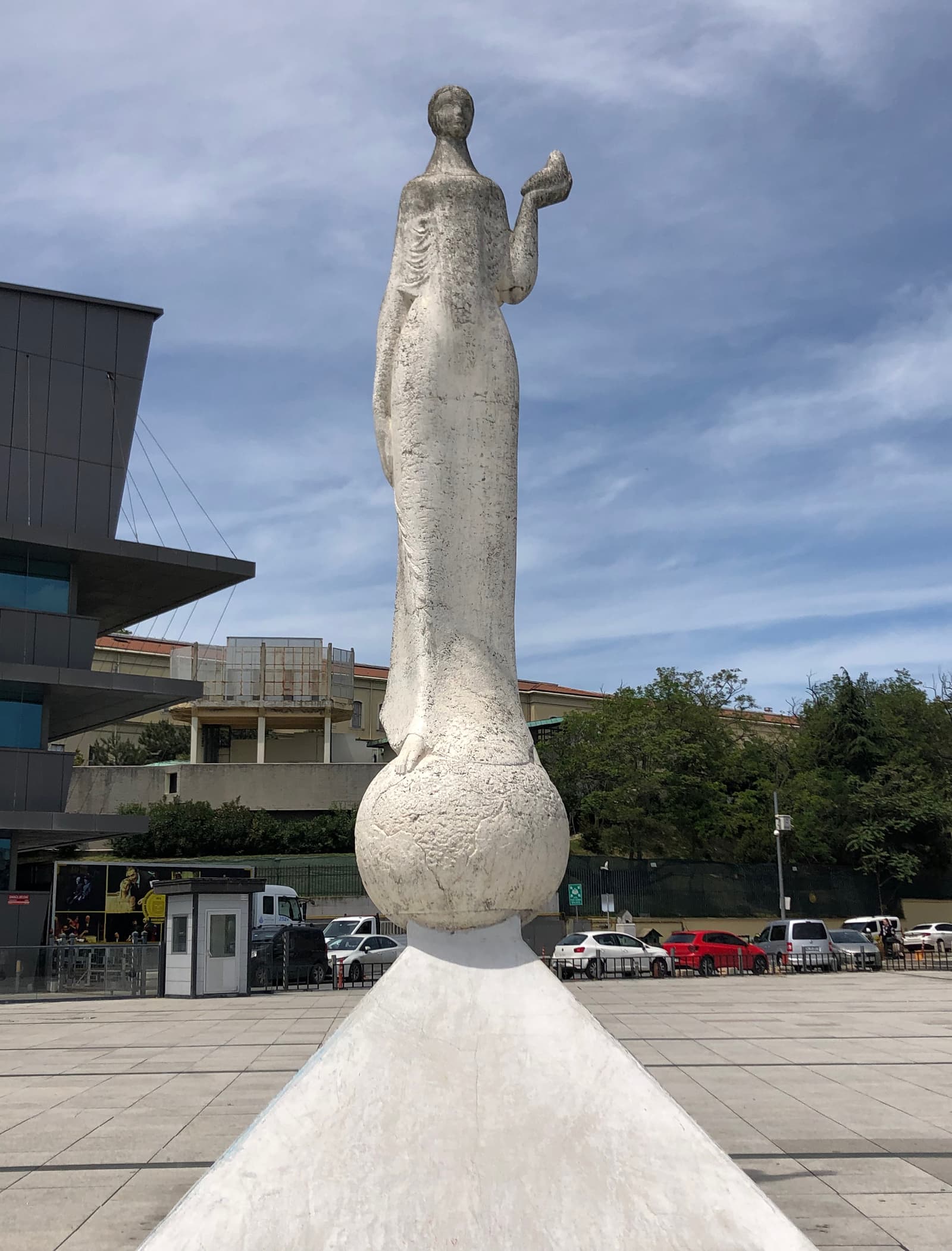 Sevgi ve Barış Anıtı