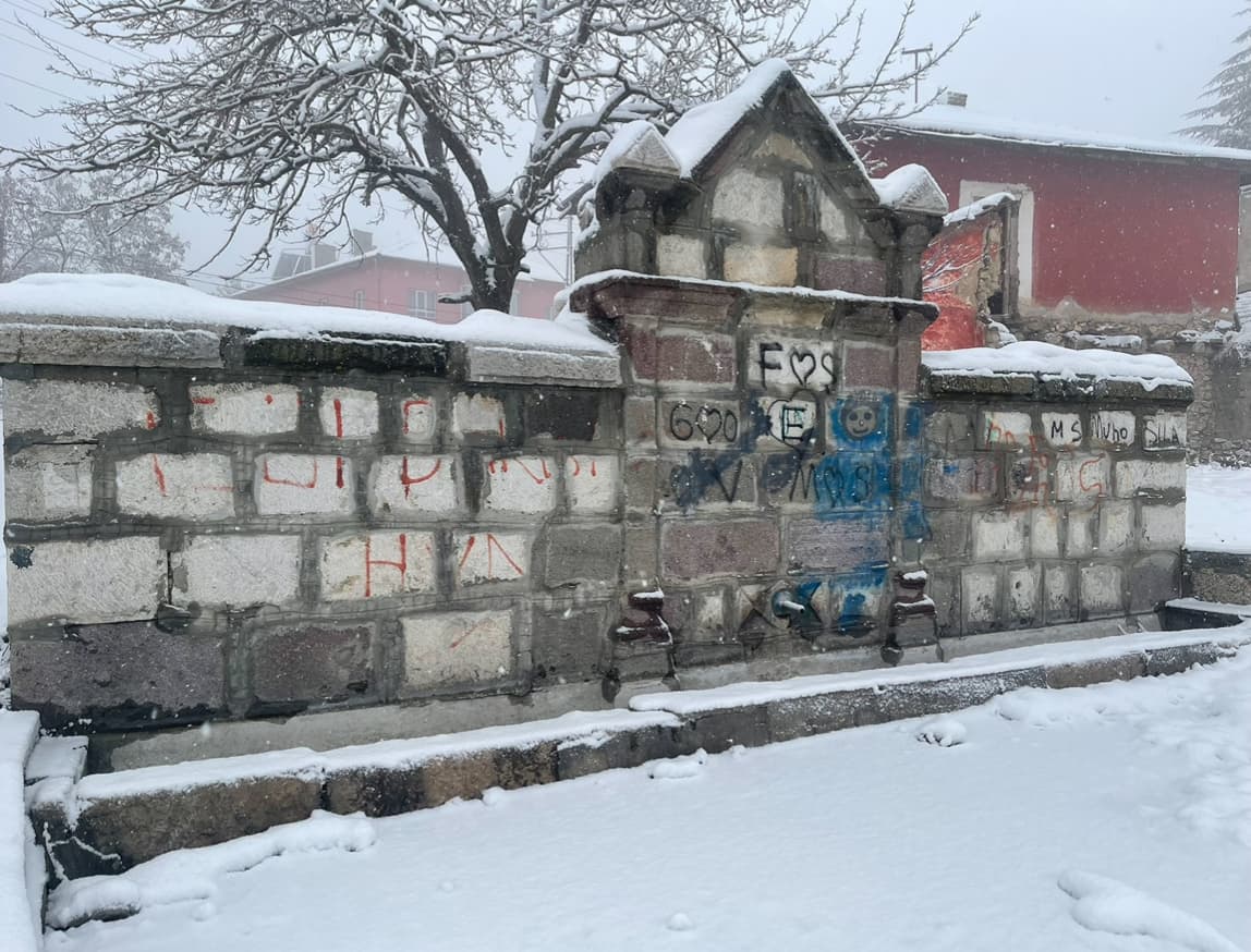 Vezirpınarı Çeşmesi