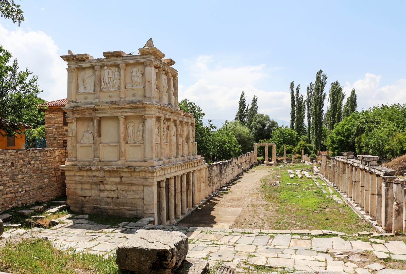 Sebasteion Tapınağı