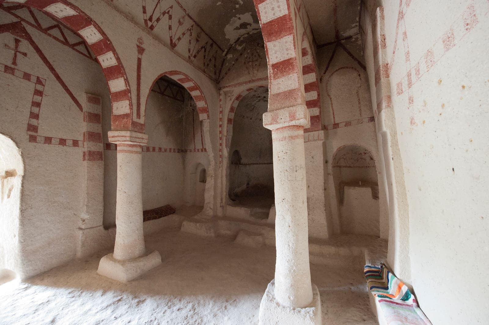 Aynalı Kilise
