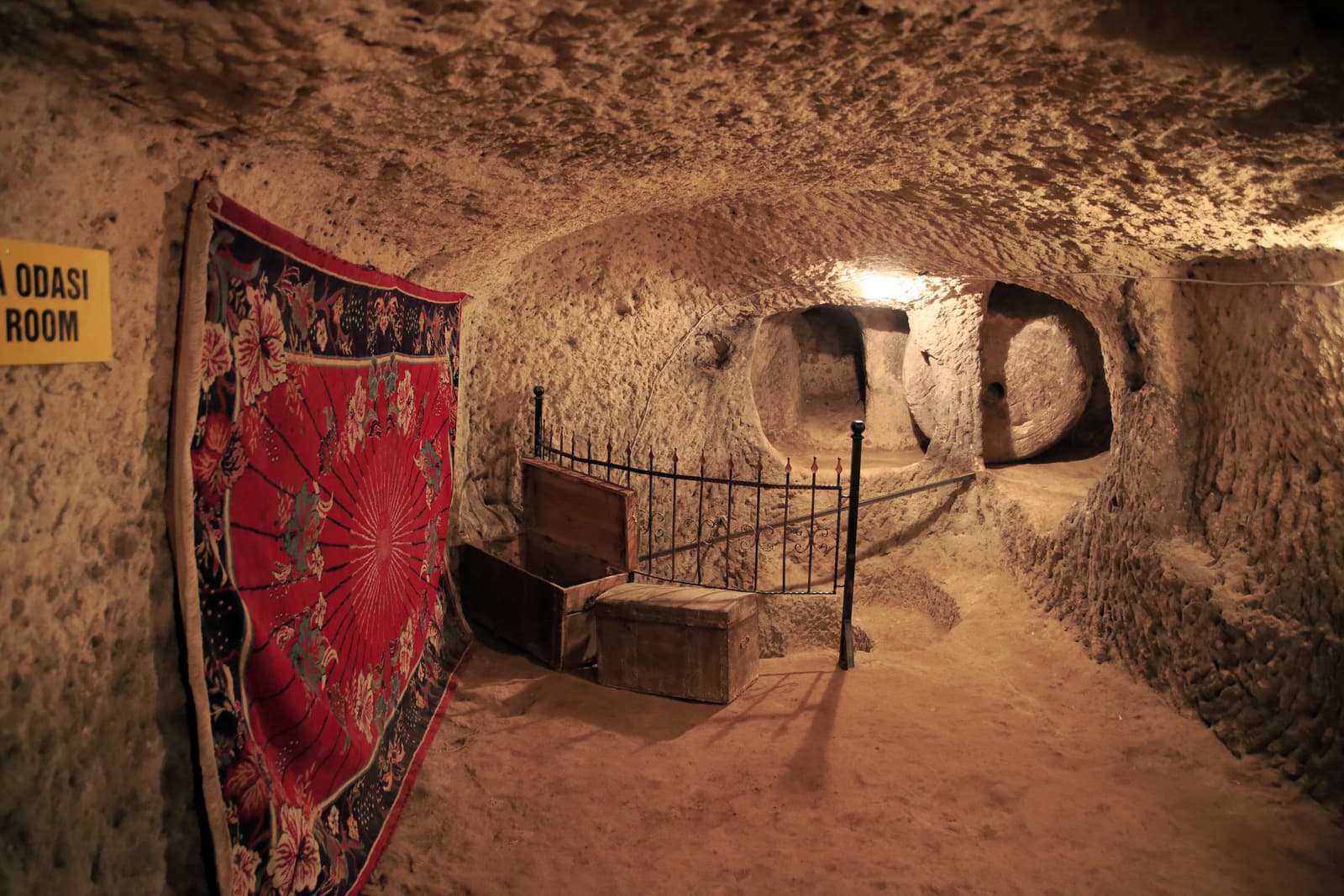 çardak Saray Yeralti Evi