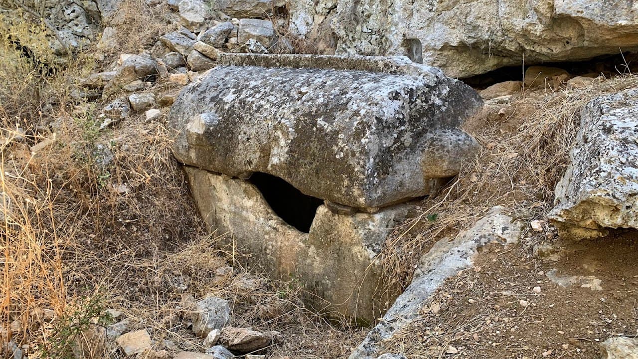 Asartaş Kaya Mezarı