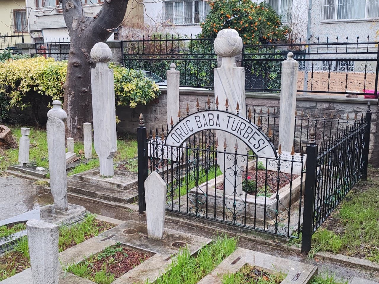 Oruç Baba Türbesi