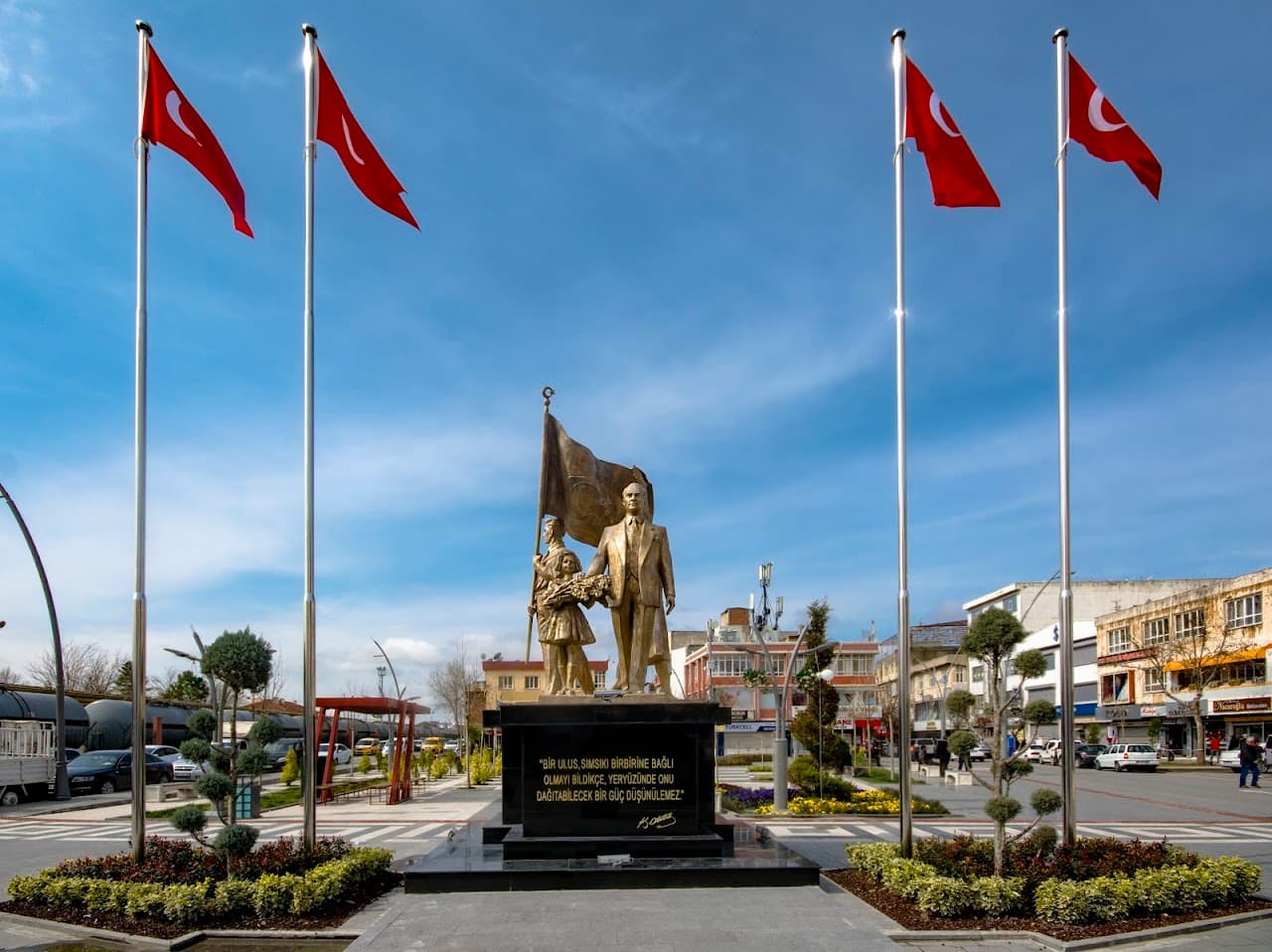 Atatürk Heykelli