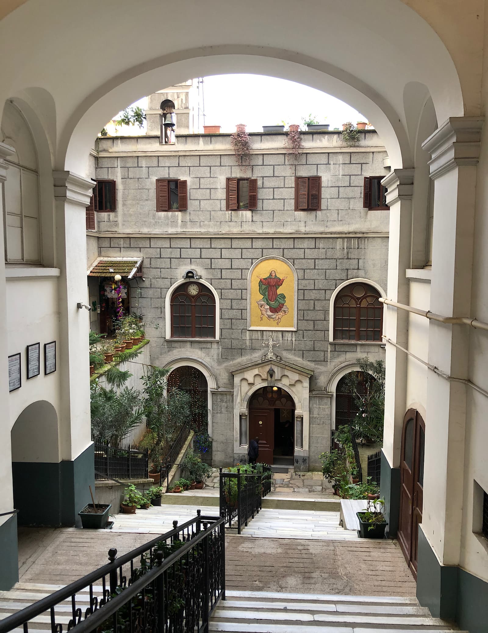 Santa Maria Draperis Kilisesi