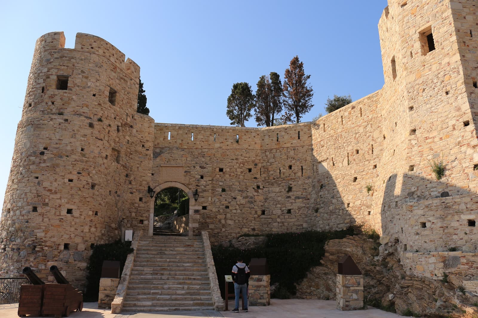Güvercinada Kalesi