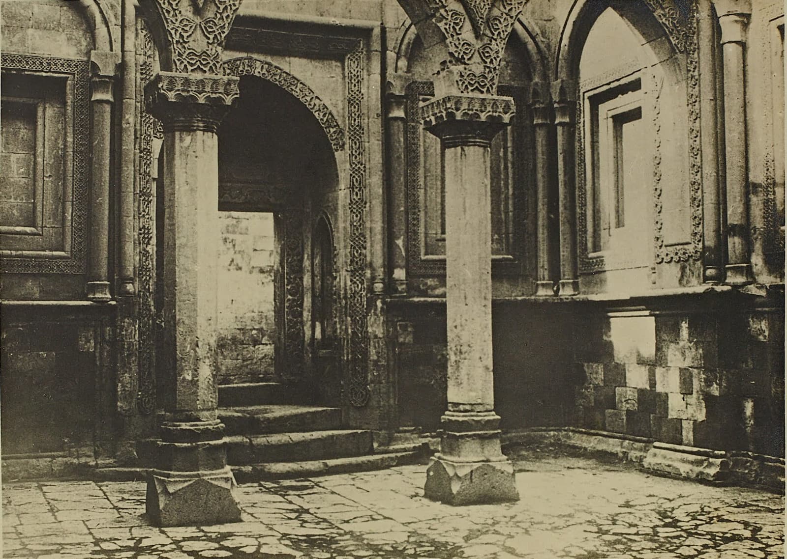 İshak Paşa Sarayı