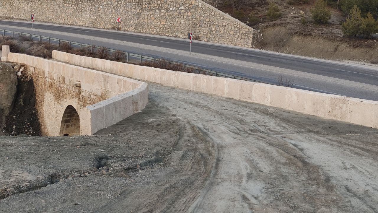 Tabae Roma Köprüsü