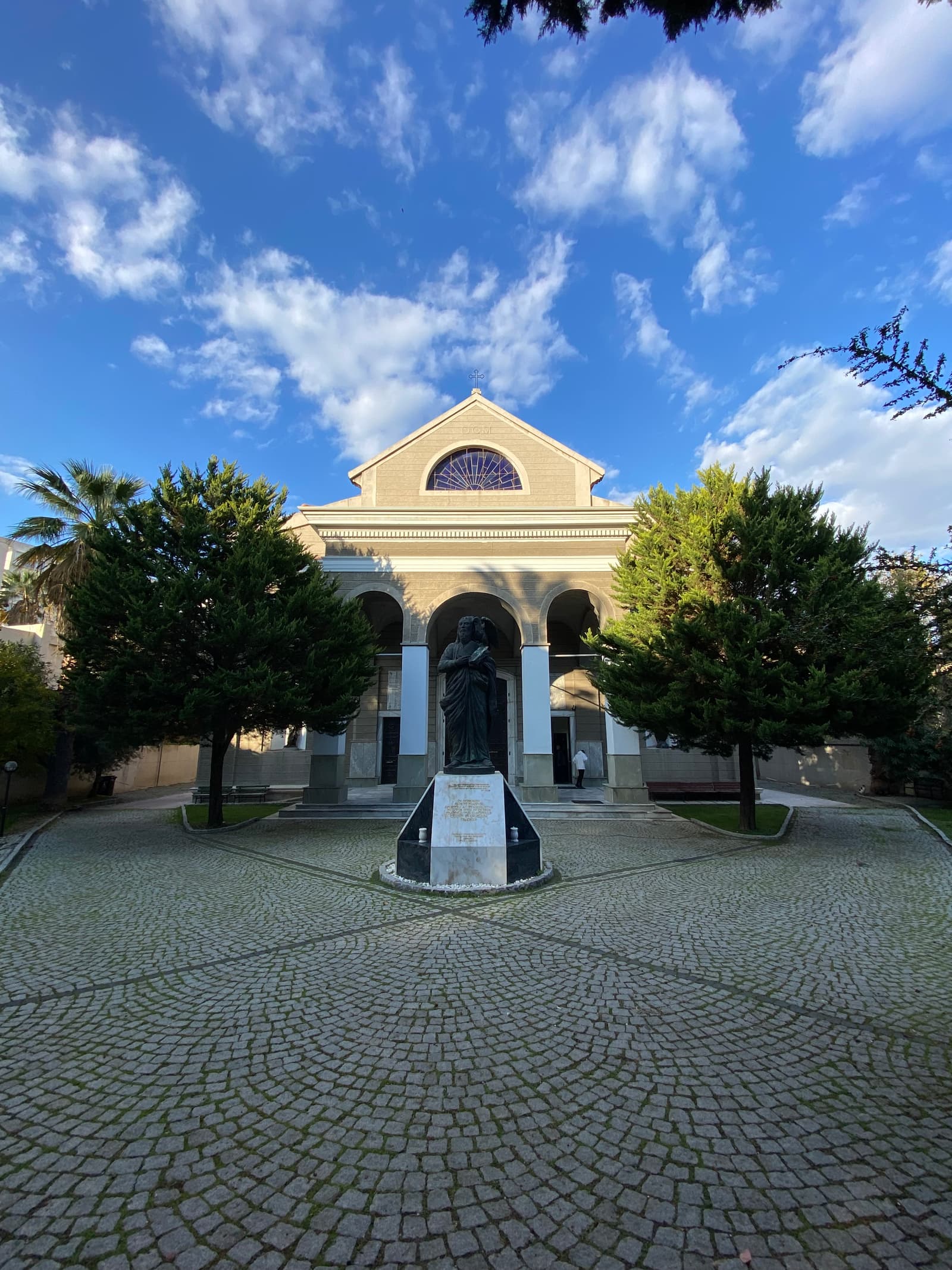 Aziz Yuhanna Katolik Katedral Bazilikası