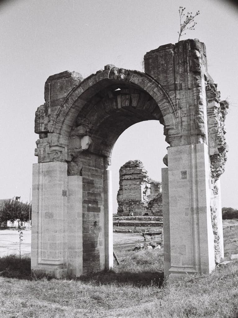 Akağalar Kapısı