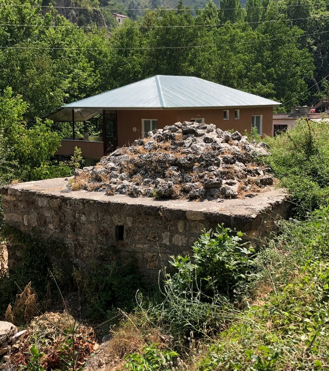 Arap Baba Türbesi