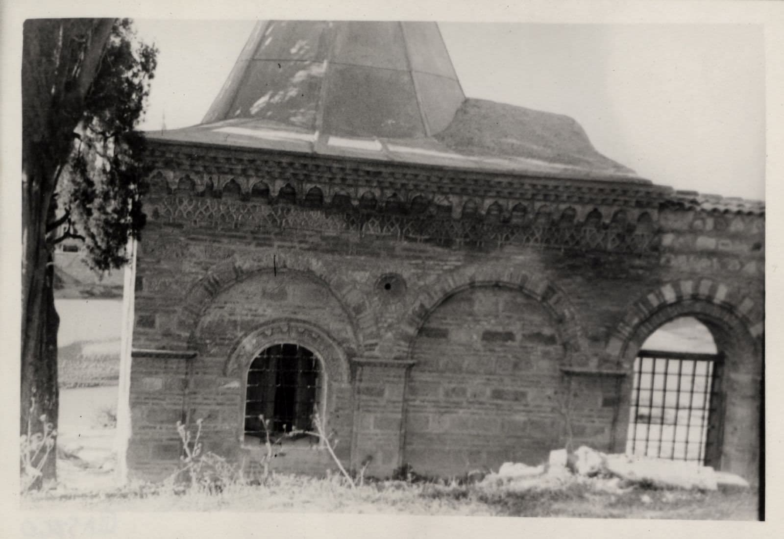Lala Şahin Paşa Türbesi