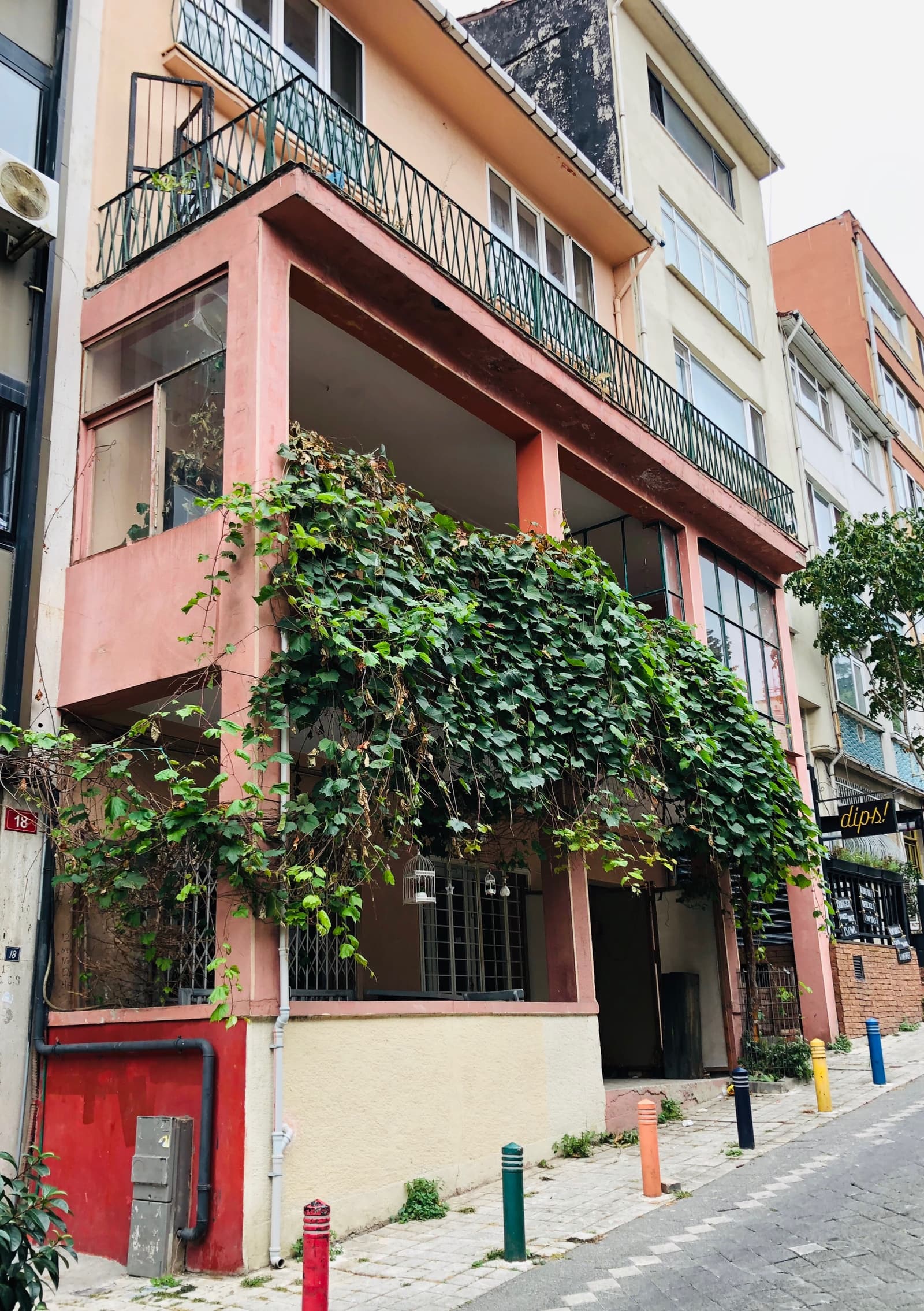 Hikmet Bey’in Evi