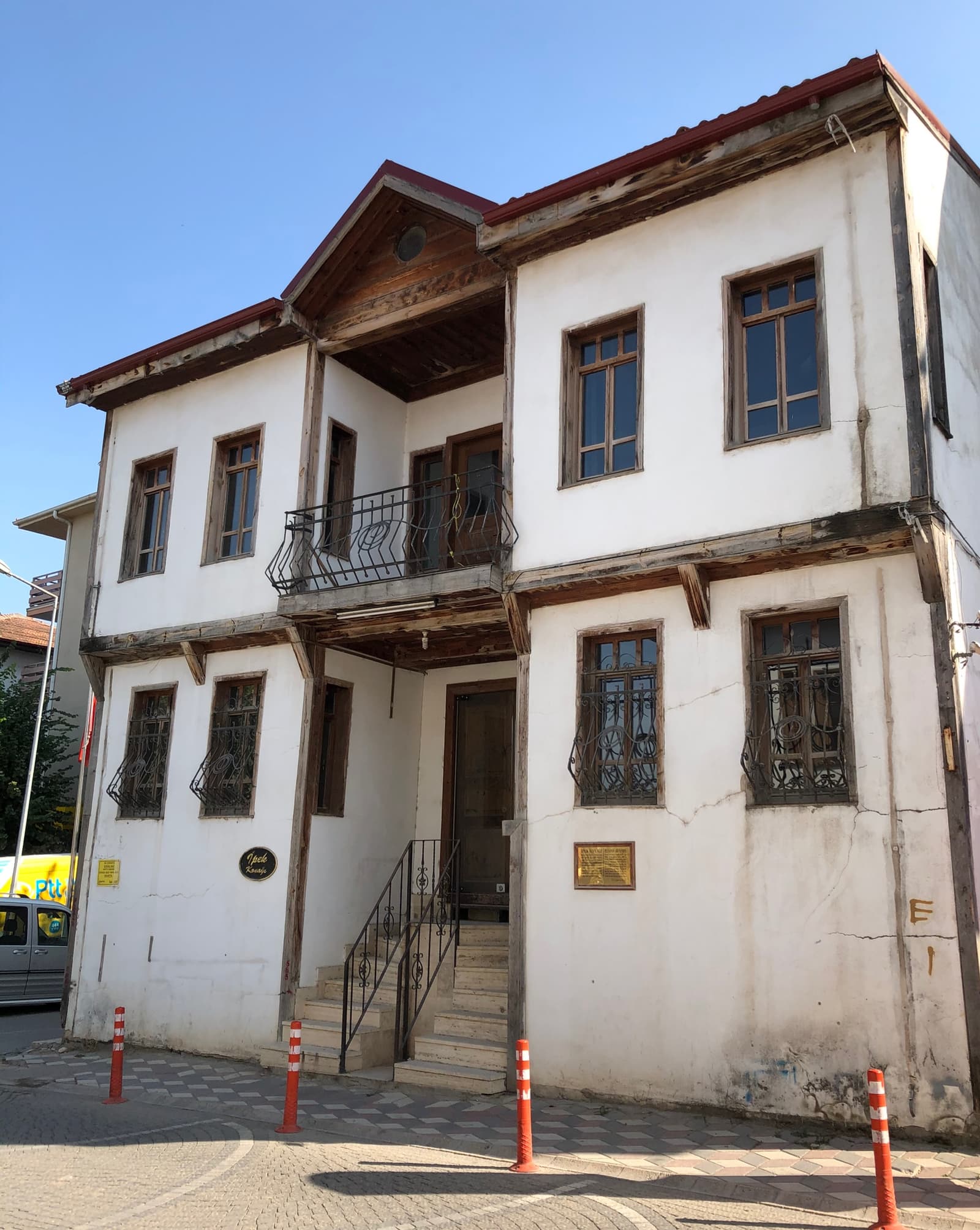 İpek Konağı