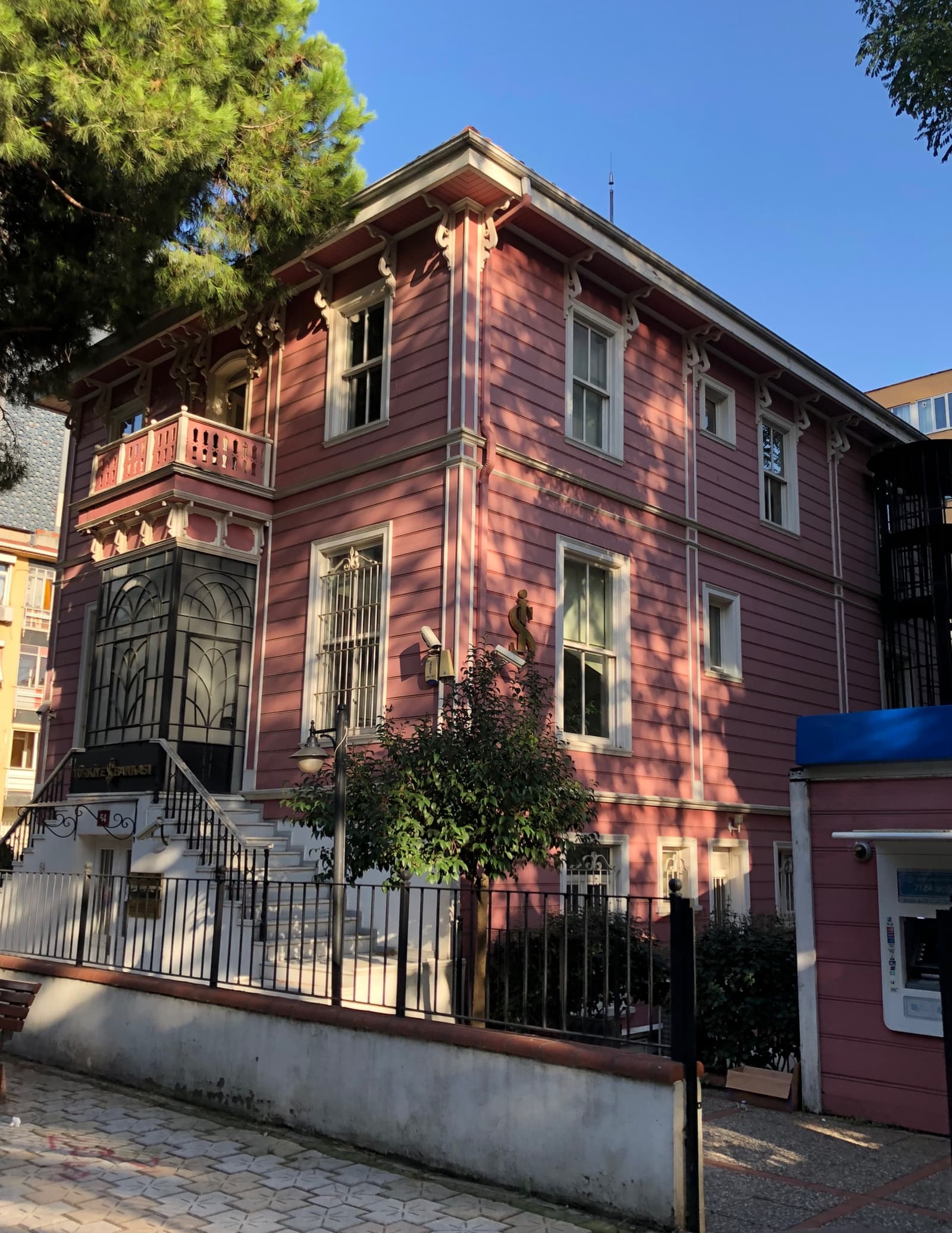 Seniyüddin Başak Köşkü