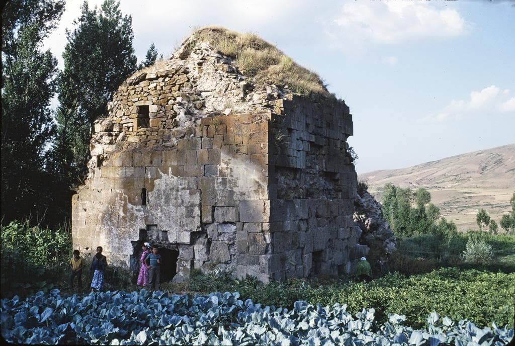Tuğ Kilisesi
