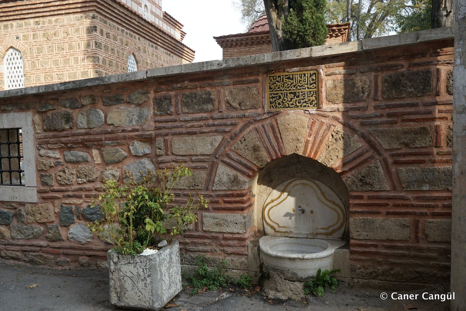 Umur Bey Camii Çeşmesi