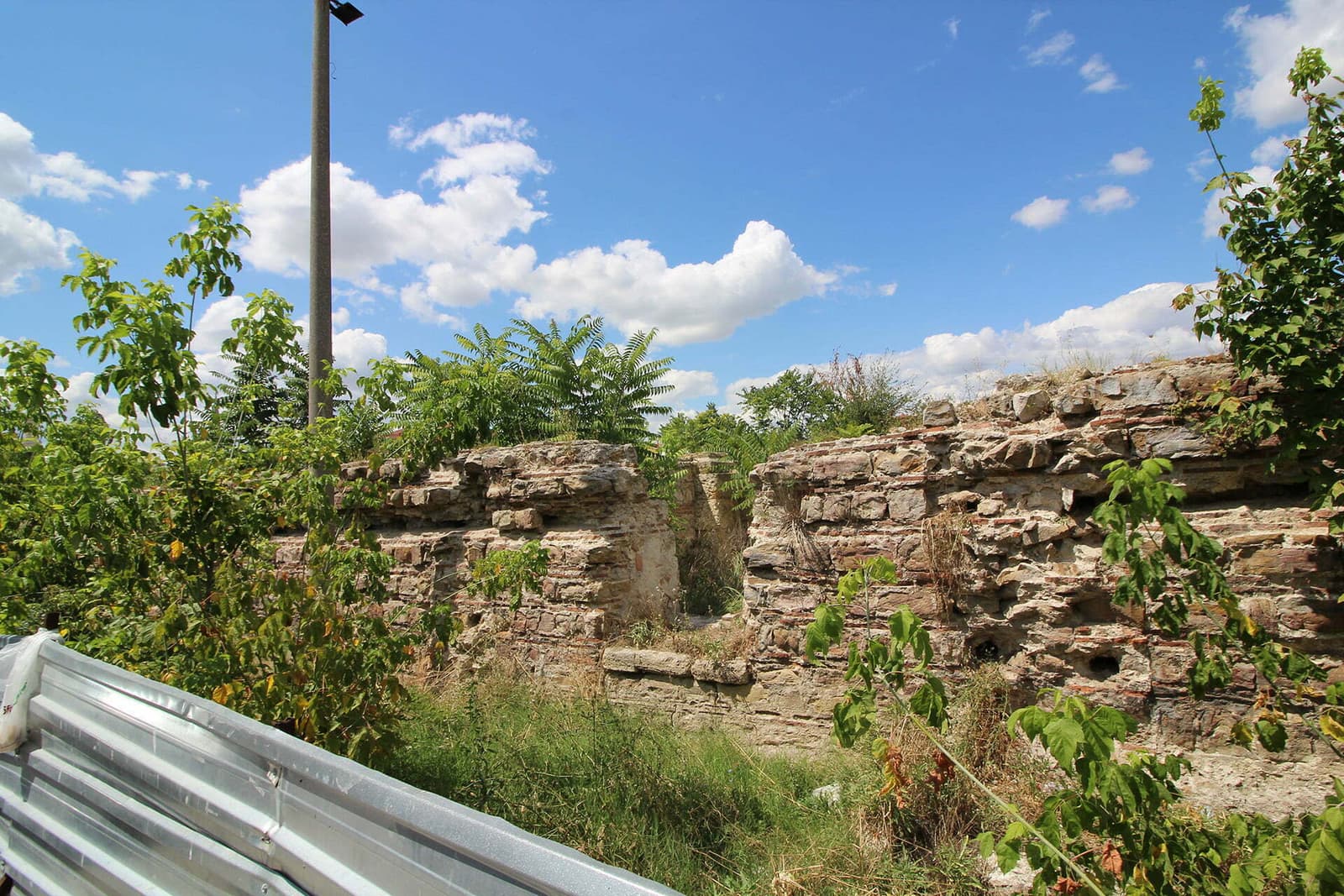 Yemiş Kapanı Hanı