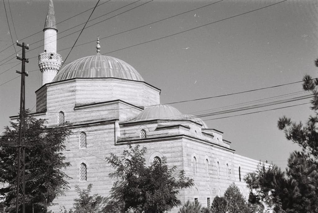 Güzelce Hasan Bey Camii