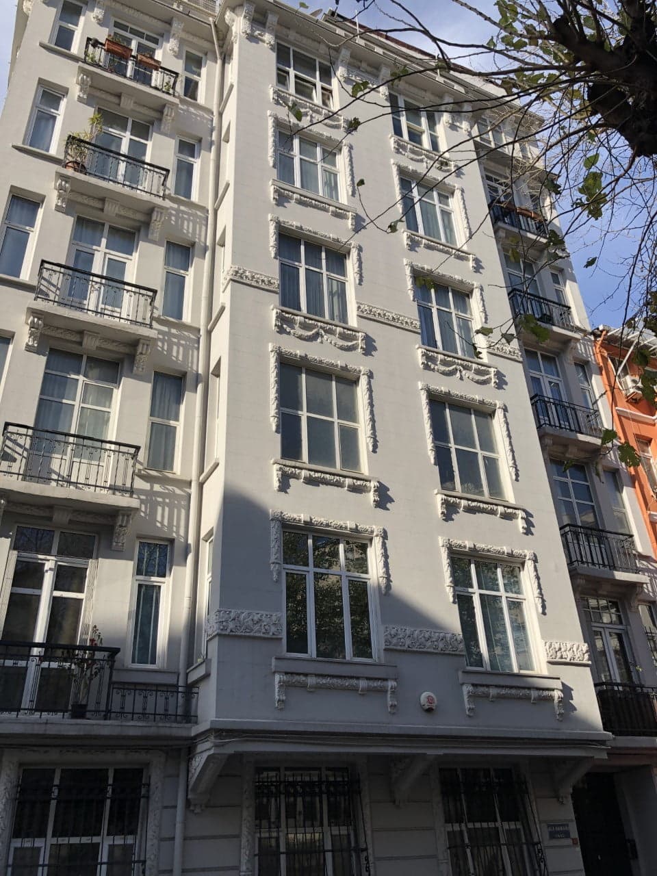 Şeref Apartmanı