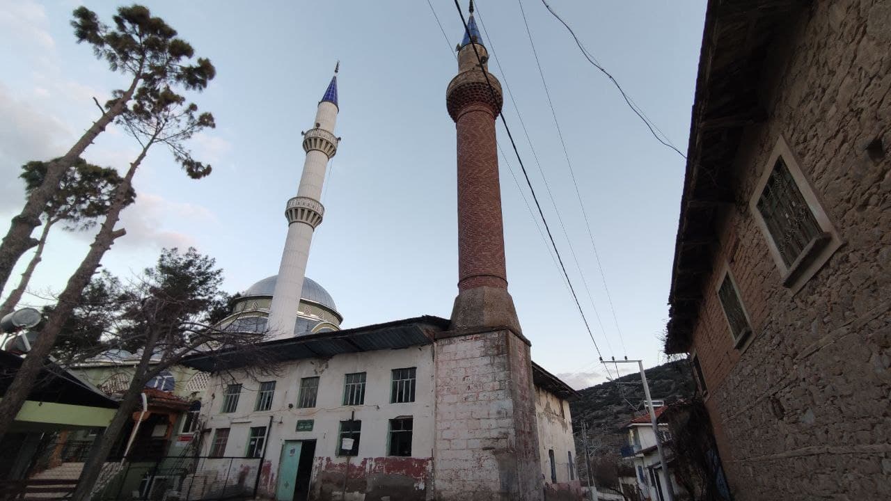 Solmaz Eski Cami