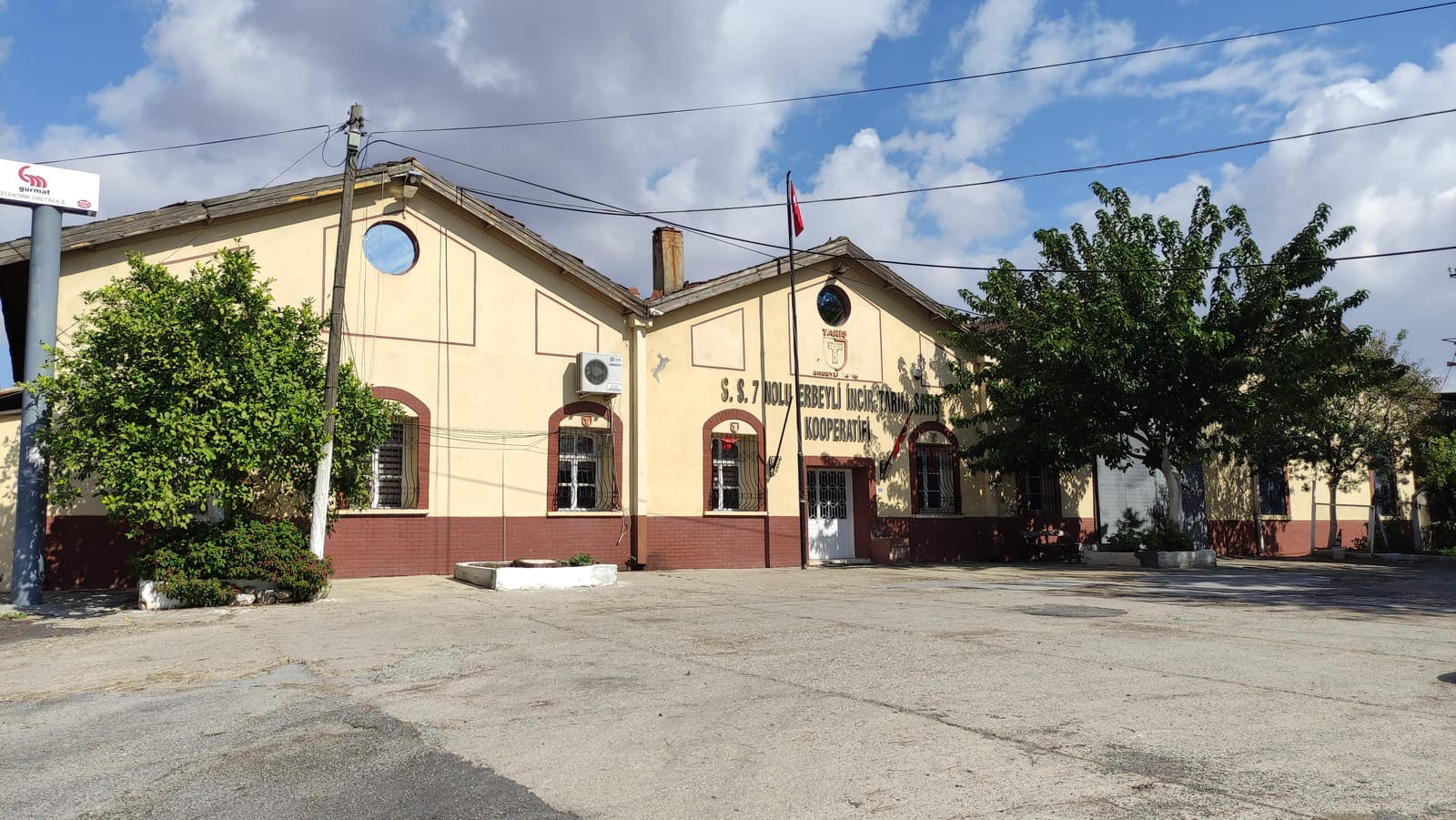 Tariş Binası, Erbeyli