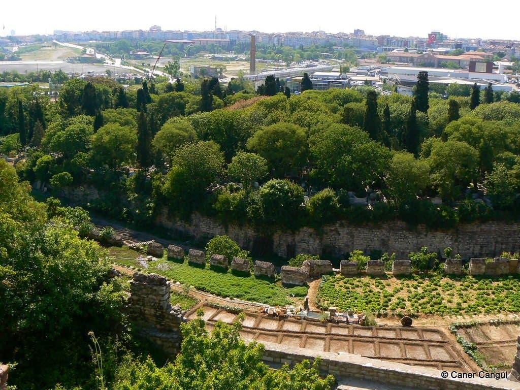 Yedikule Mezarlığı