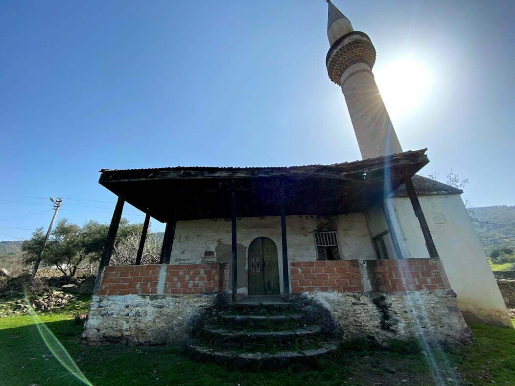 Dualar Köyü Eski Cami