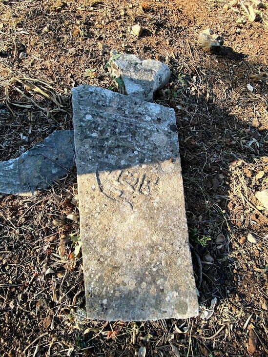 Karakuyu Mezarlığı