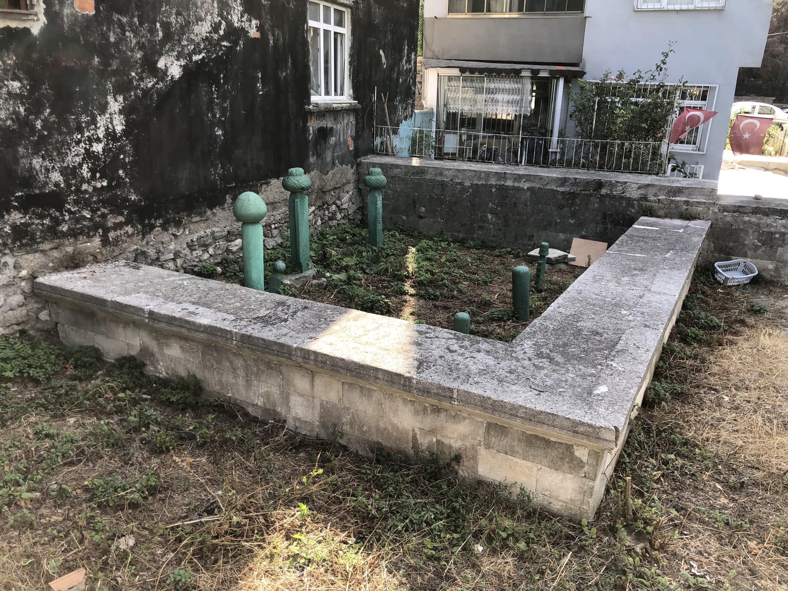 Yanık Minare Mescidi Haziresi