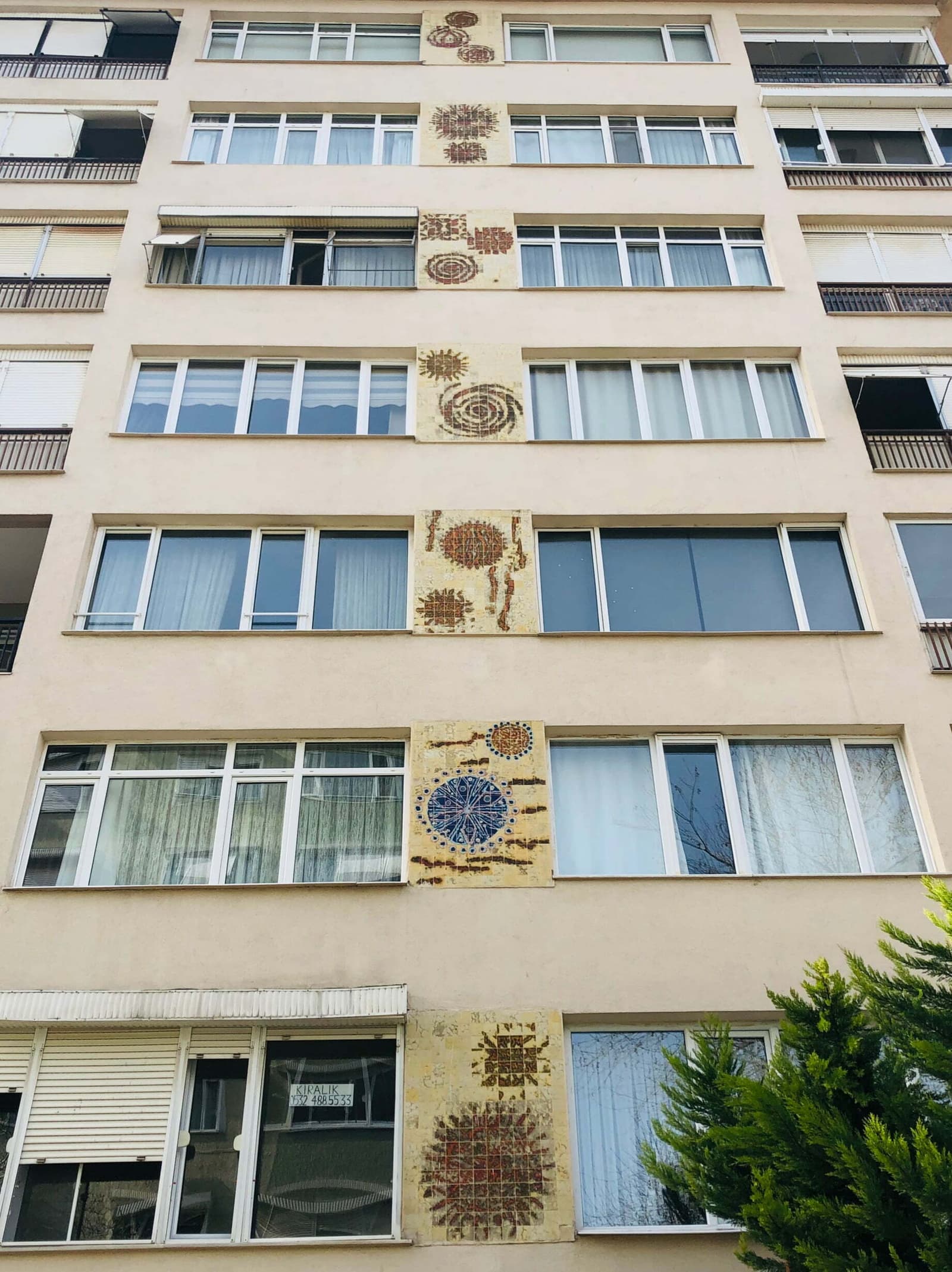 Gözey Apartmanı Seramik Panoları