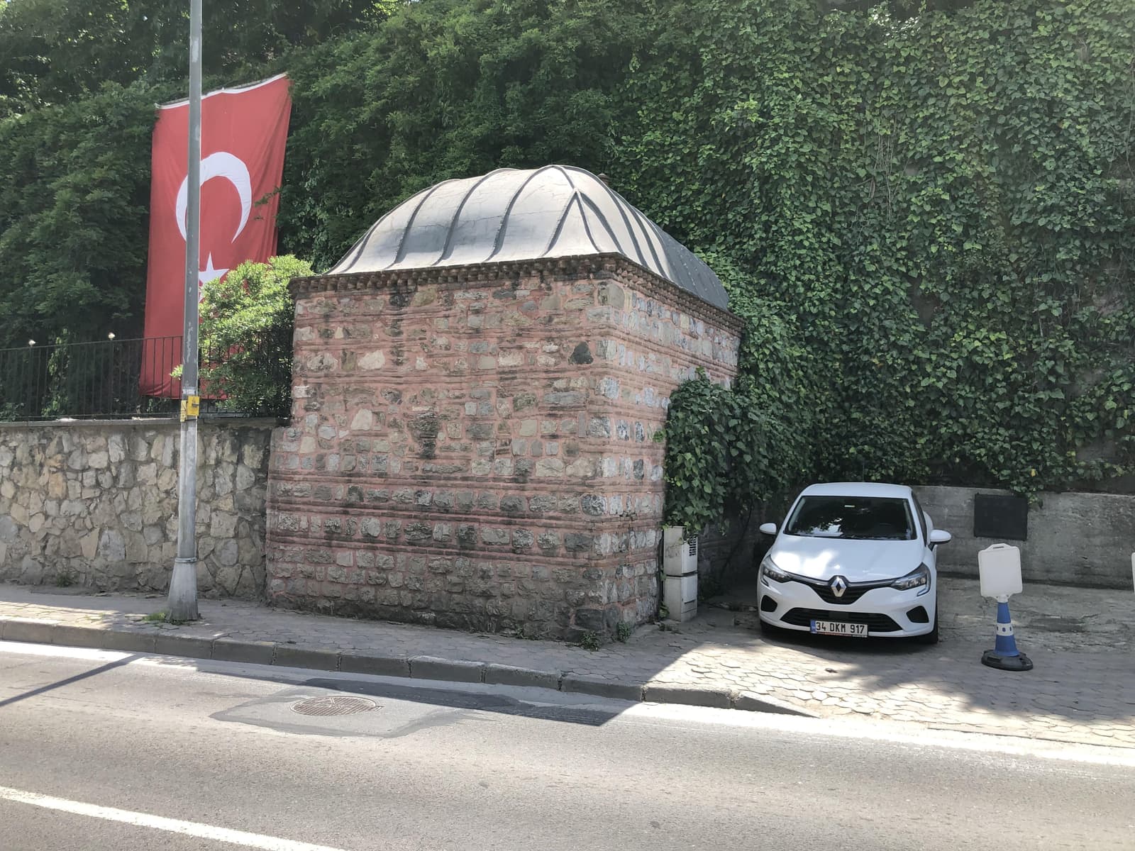 Su Haznesi, Yalıboyu Caddesi