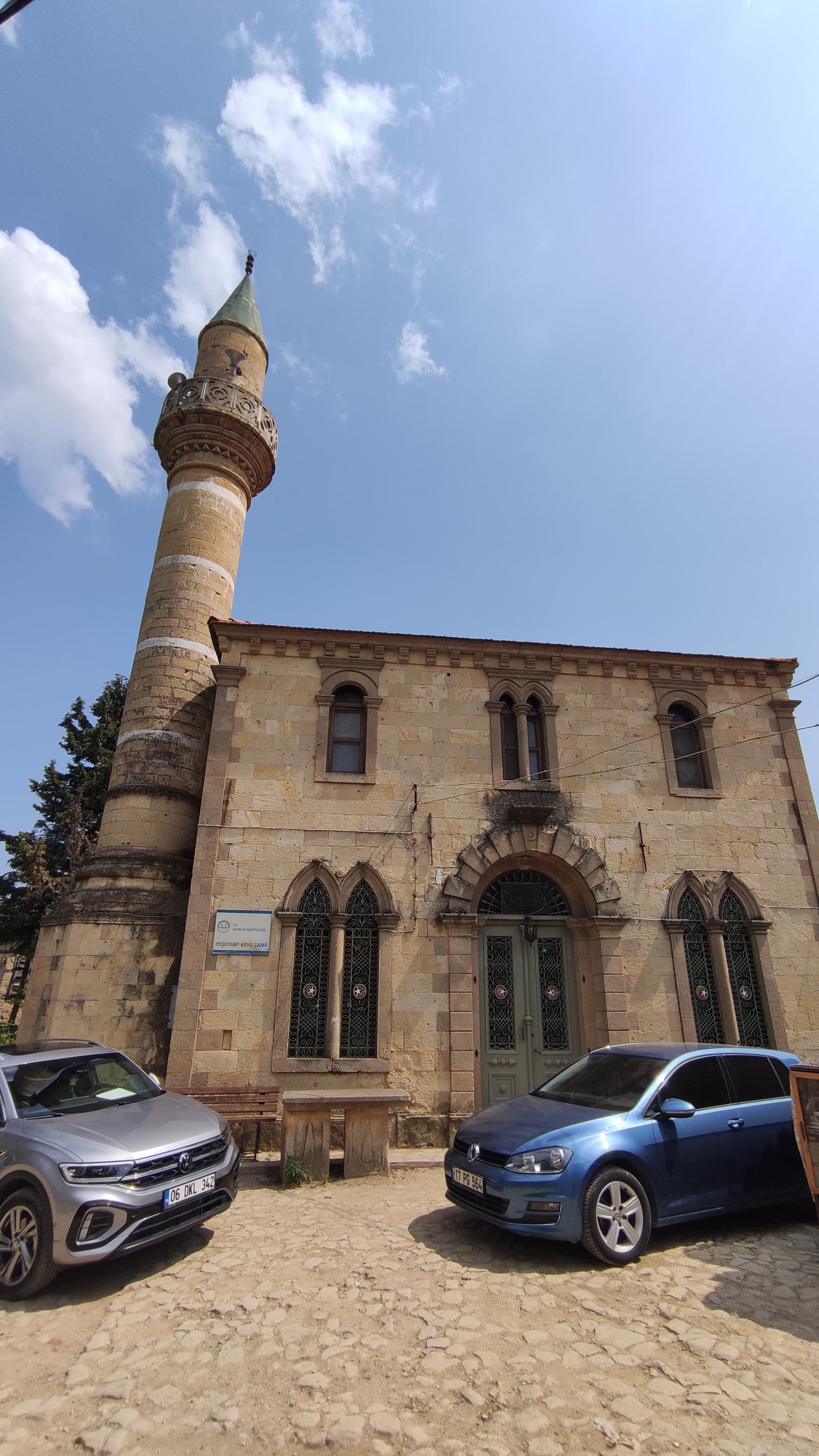 Yeşilyurt Köyü Camii
