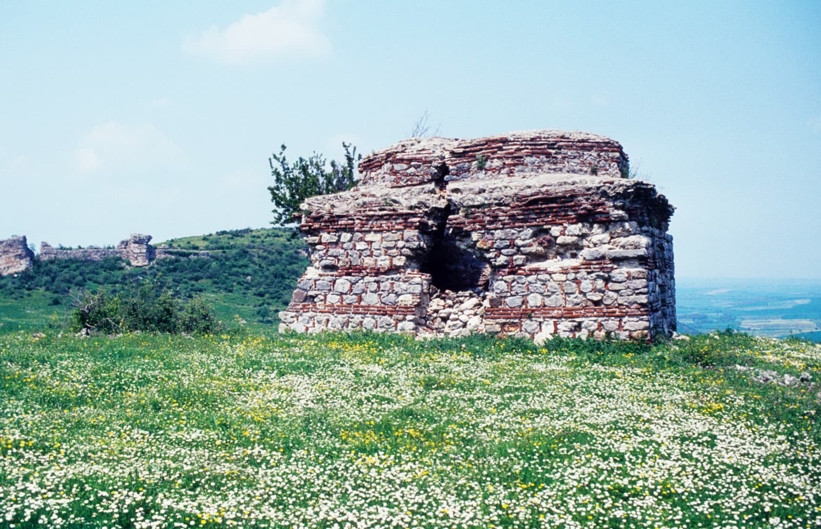 Poimanenon Türbe Kalıntısı