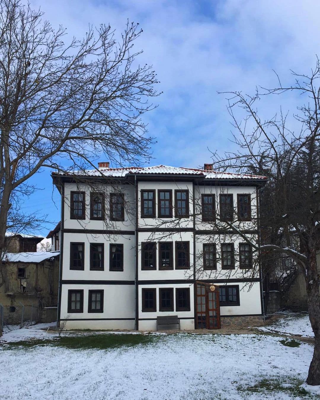 Madanlar Konağı